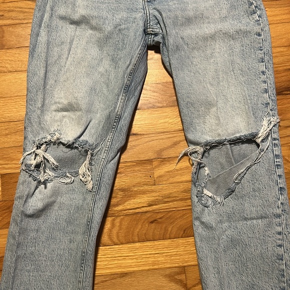 Abercrombie and Fitch - Curve Love - The Dad High Rise. Size 30/10R. - Picture 3 of 6